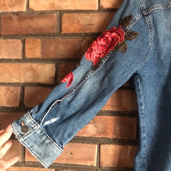 NWOT Express Distressed Denim Jacket - Picture 5 of 5